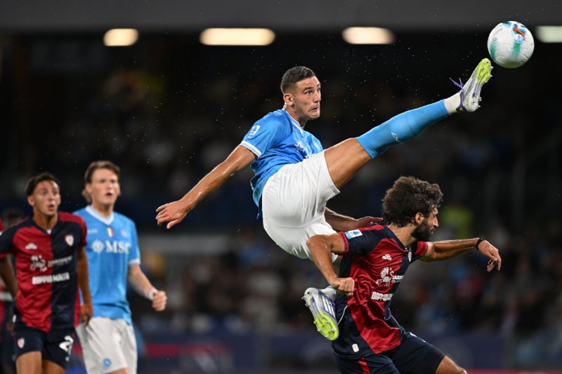 Napoli được đánh giá cao hơn Lecce